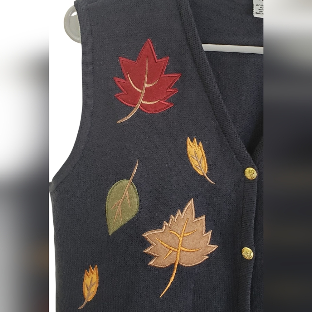 Vintage Croft & Barrow Embroidered Falling Leaves Button Sweater Vest PET M Fall - Picture 7 of 13